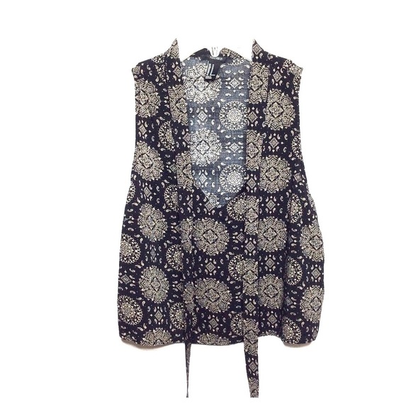FOREVER 21 sleeveless crop top. medium - Picture 1 of 5